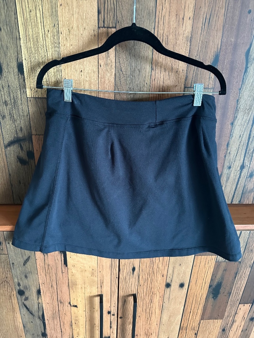 Title Nine L skort black